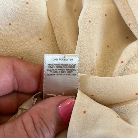 Loft cream pink polka dot ruffle sleeveless blouse Size M - Picture 10 of 10